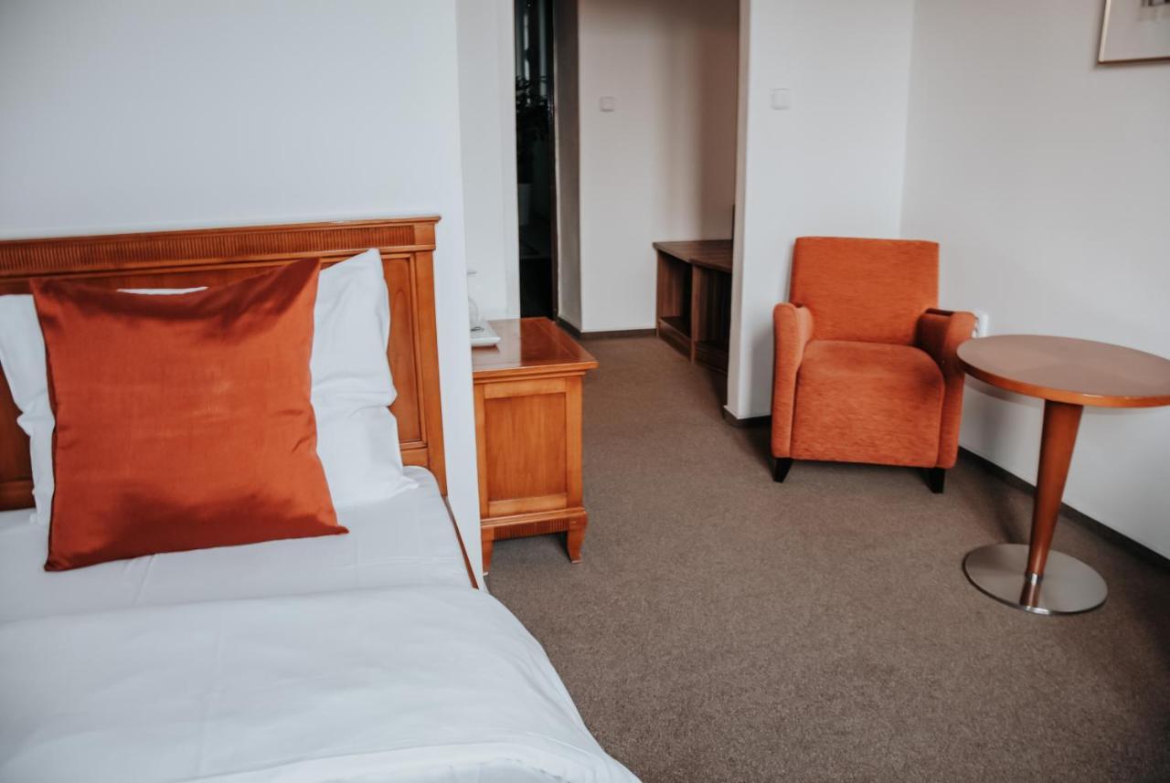 B&B Hotel Praha Nový Jičín Bagian luar foto