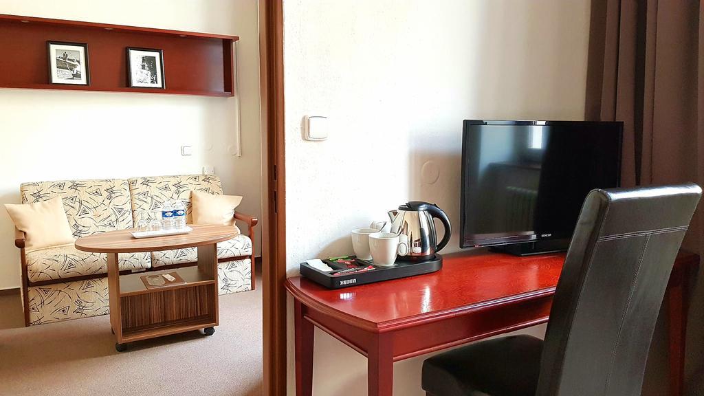 B&B Hotel Praha Nový Jičín Bagian luar foto