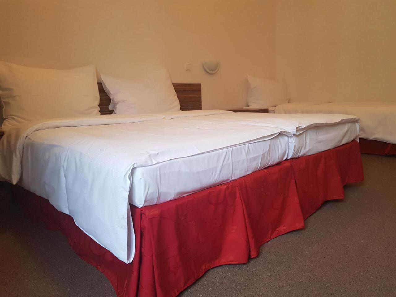 B&B Hotel Praha Nový Jičín Bagian luar foto